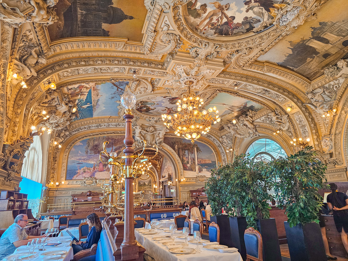 18 Restaurants That Capture Everything You Love About Eating in Paris