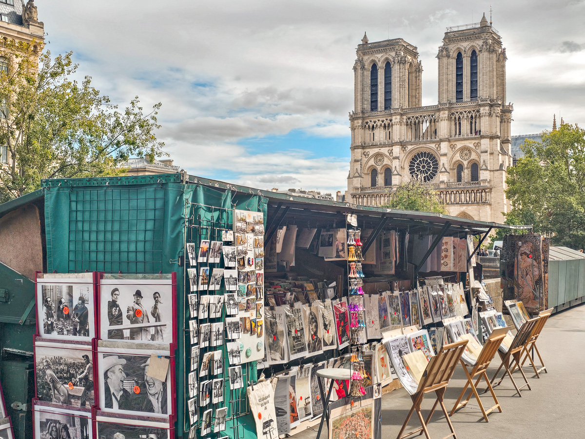 50+ Ideas for Unique and Non-Traditional Souvenirs from Paris