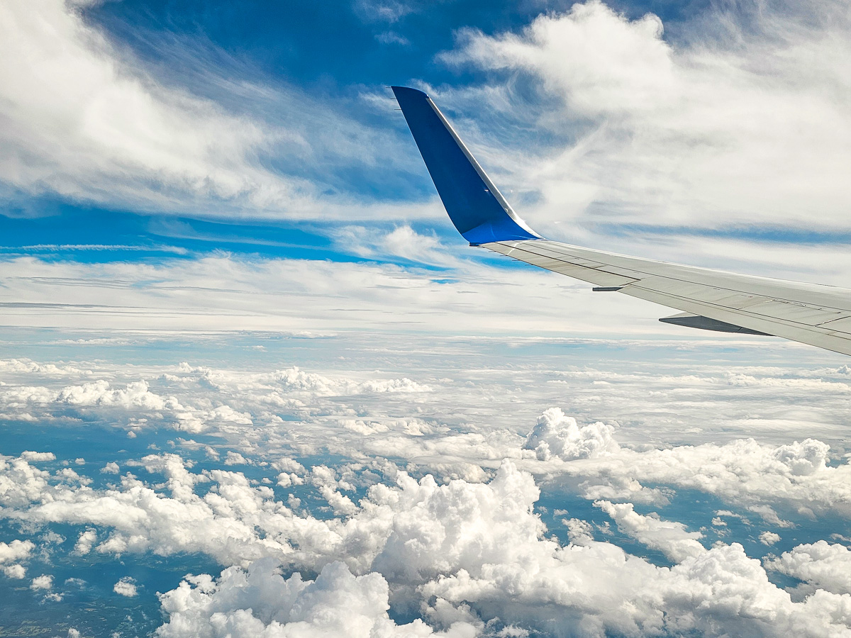 airplane-flying-3-2.jpg